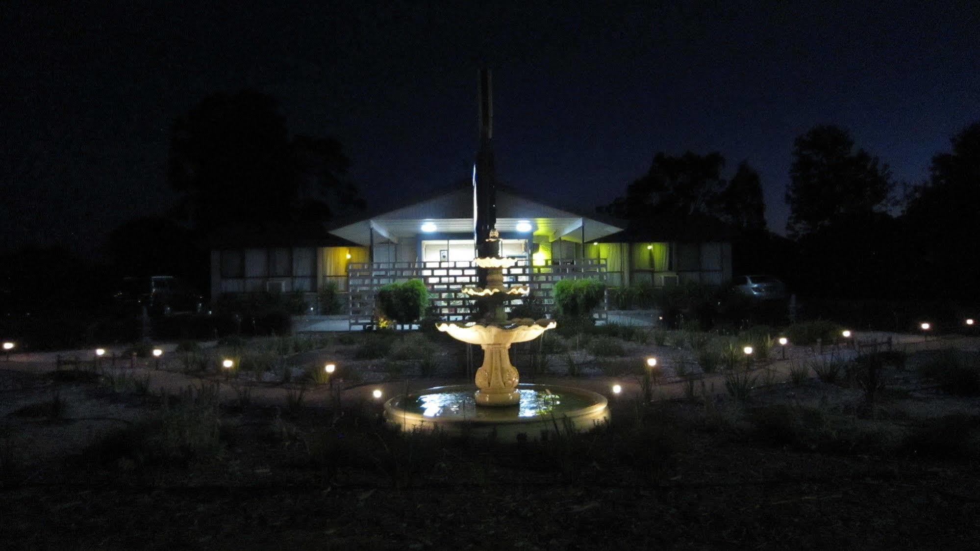 Castle Creek Motor Inn Euroa Dış mekan fotoğraf